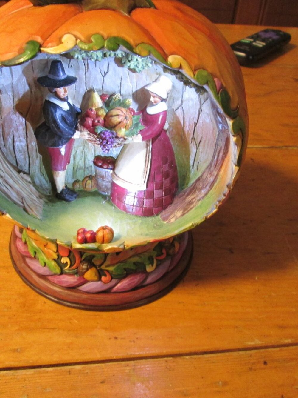 jIM SHORE THANKSGIVING OPEN DIAROMA PUMPKIN PILGRIM SCENE LIGHTS UP